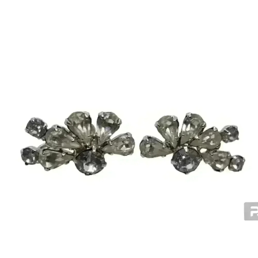 Vintage Earrings Clear Rhinestone Clip Clear Half Flower Star Bride Statement - Picture 2 of 10